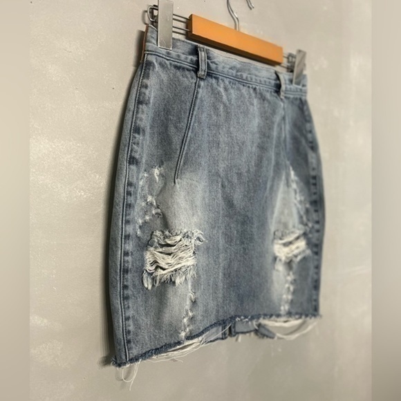 3/$30 _ ONE TEASPOON | Destroyed Mini jean Skirt Vixen High Waist light sz 26 - Picture 5 of 6